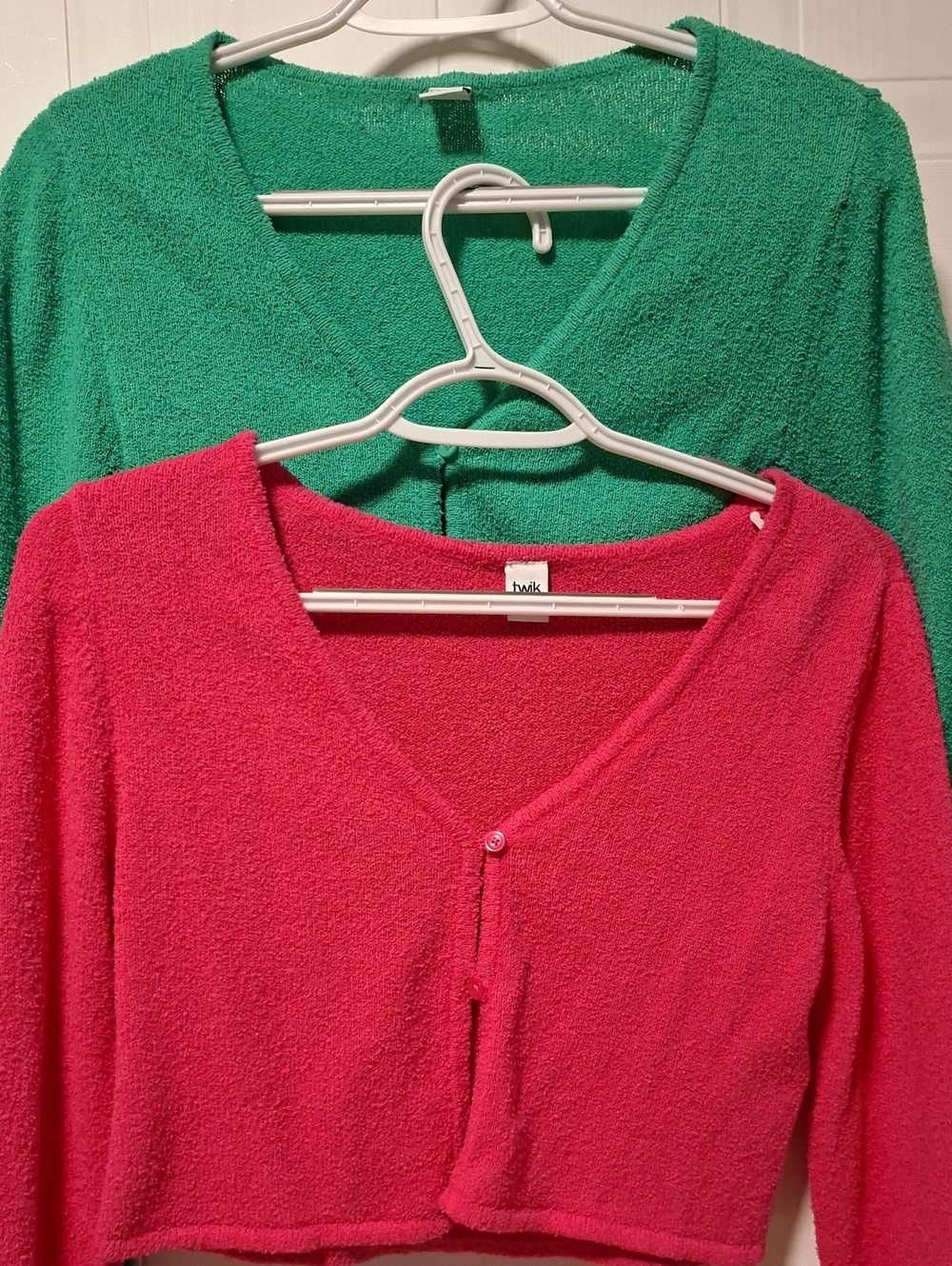 twik Pink Cropped V-Neck Sweater Cardigan with Green Layer